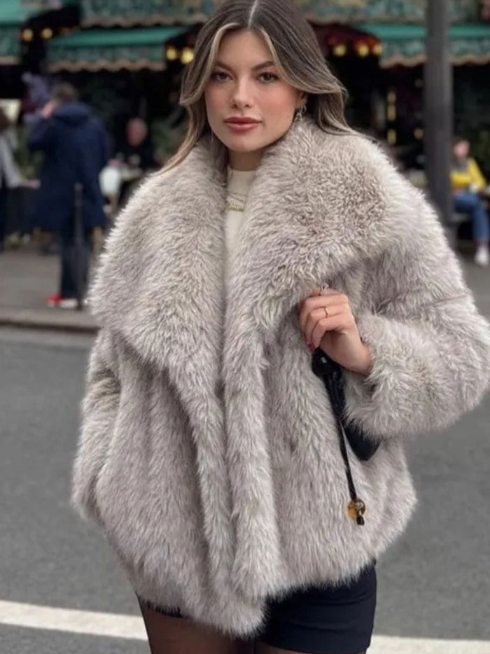 Riley | Cropped Fluffy Faux Fur Jacket with Wide Lapels