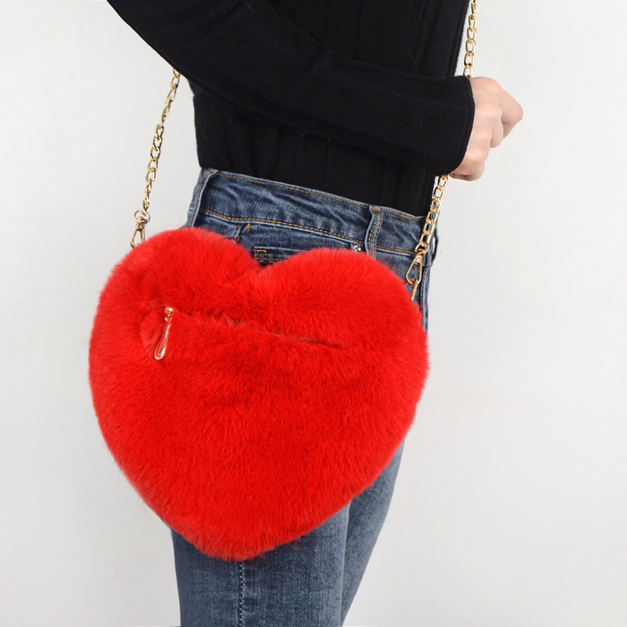 Avery | Heart-Shaped Fluffy Shoulder Bag with Gold Chain