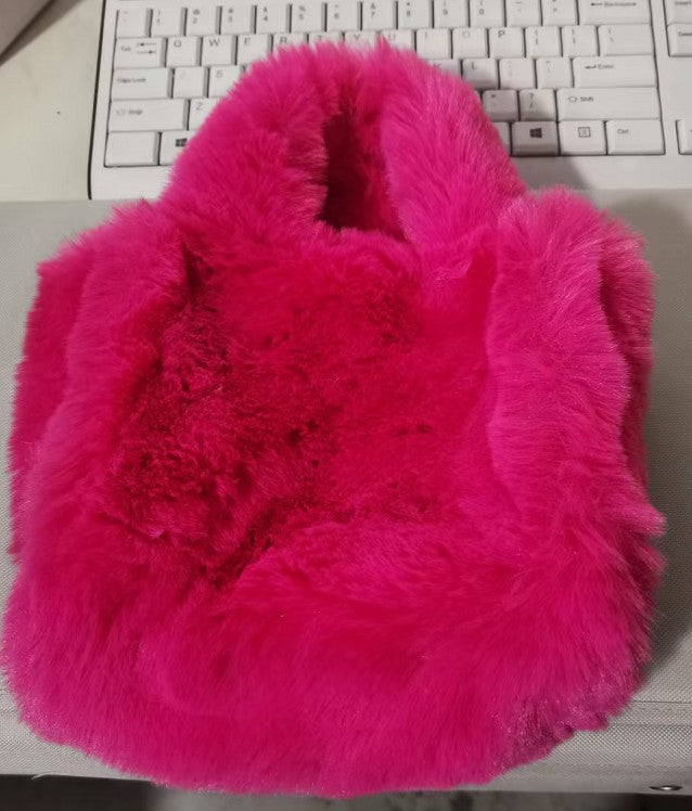 Kinsley | Fluffy Faux Fur Tote Bag with Chain Strap