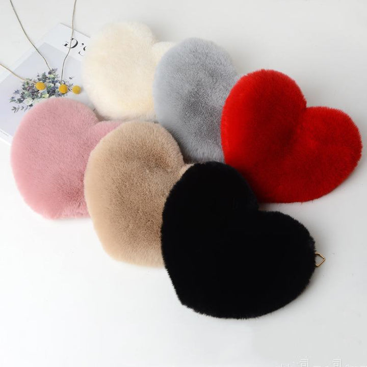 Fluffy heart-shaped bag with gold chain