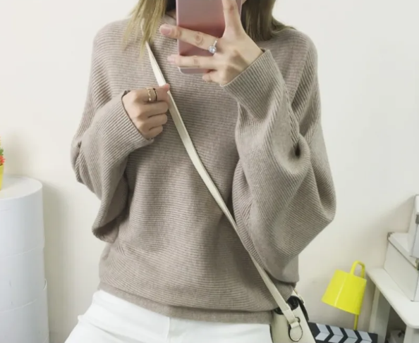 Boat Neck Batwing Long Sleeve Keyhole Back Casual Top